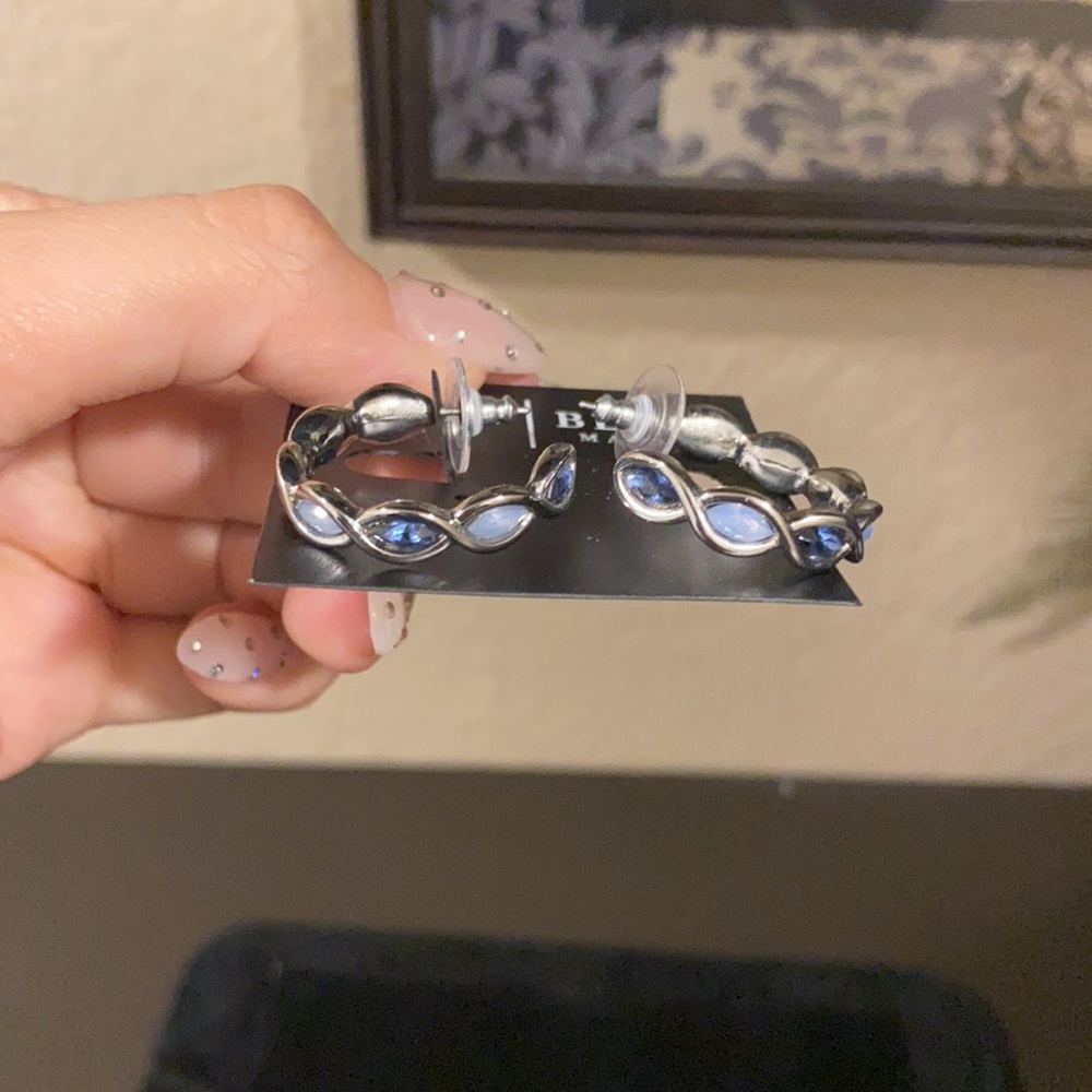 Whbm earrings - Picture 4 of 4